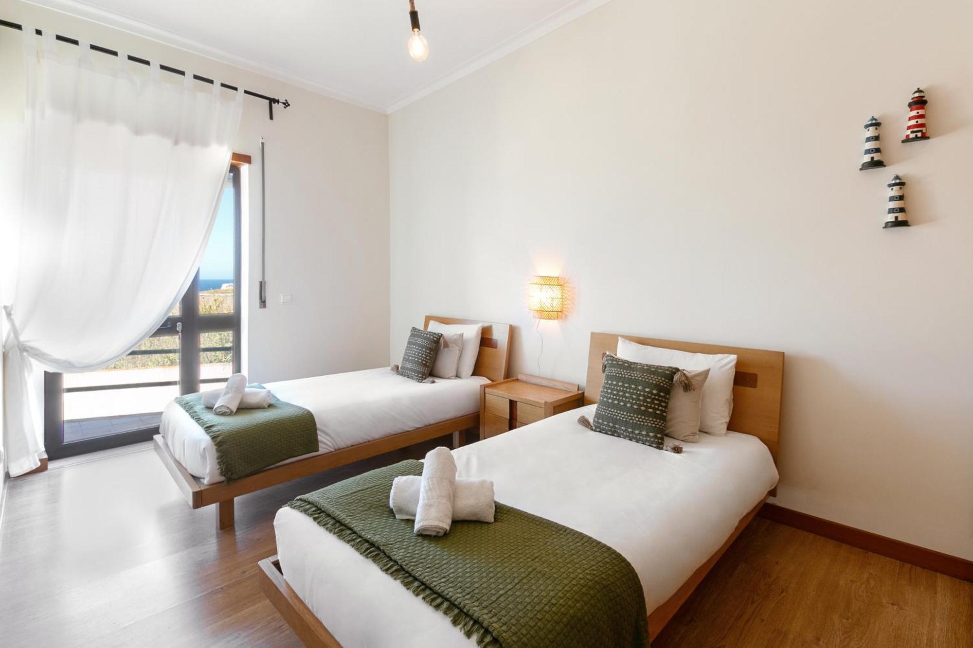 Seaside Deluxe Flat Apartment